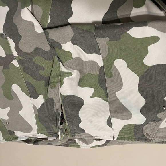 Old Navy Jeans - Size 10 - Camo - Picture 4 of 4